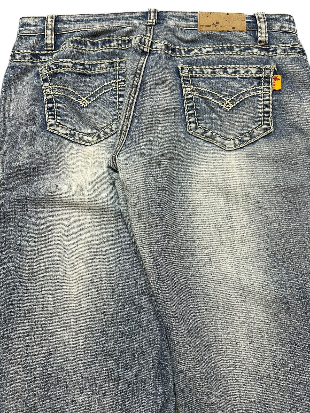 Hysteric Glamour Vintage Japanese Brand Blue Faded Wash Style Flare Jeans Size US 32 / EU 48 - 6 Thumbnail