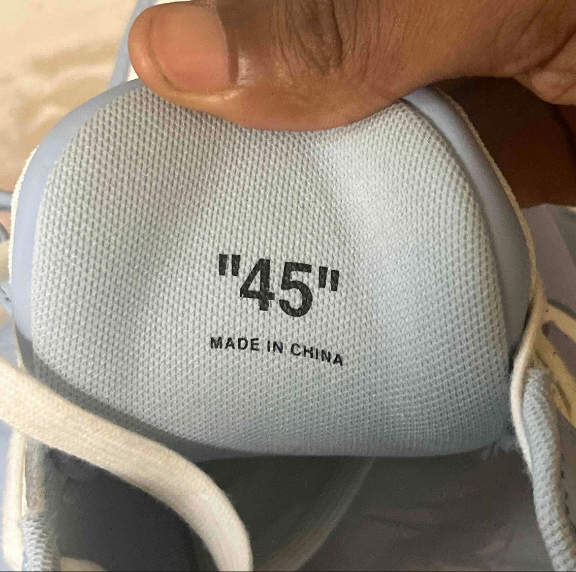 Off-White Off white out of office Size US 12 / EU 45 - 6 Thumbnail