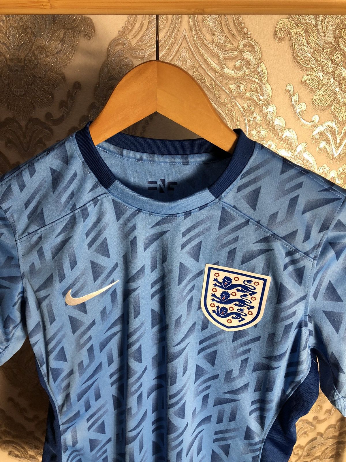 Vintage VERY RARE NIKE ENGLAND DESIGNER SOCCER JERSEY MANCHESTER Y2K Size US S / EU 44-46 / 1 - 3 Thumbnail