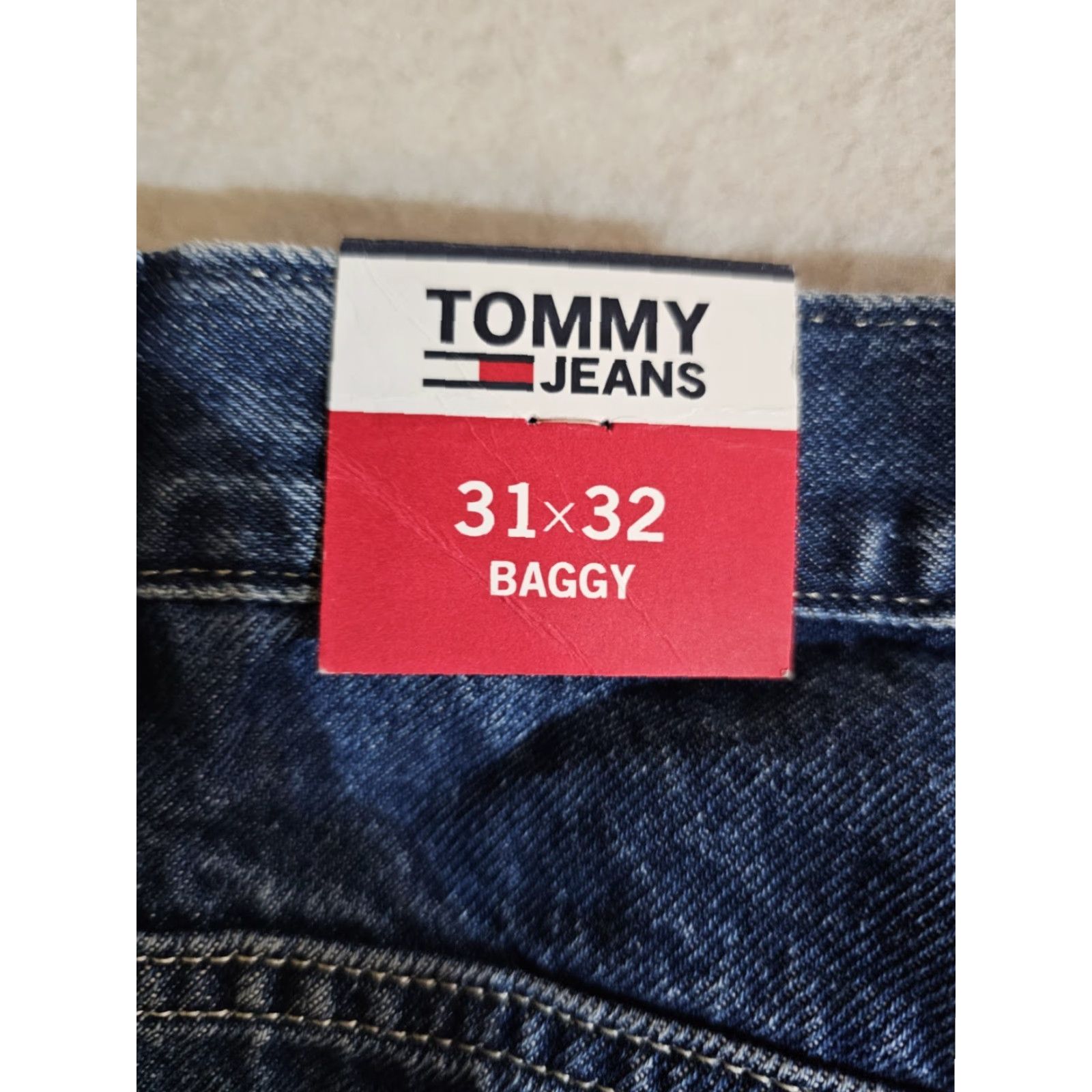 Tommy Hilfiger VINTAGE Tommy Hilfiger Jeans Men 31x32 Baggy Loose Fit TOMMY Patch Logo Jeans Mens Size US 31 - 4 Thumbnail