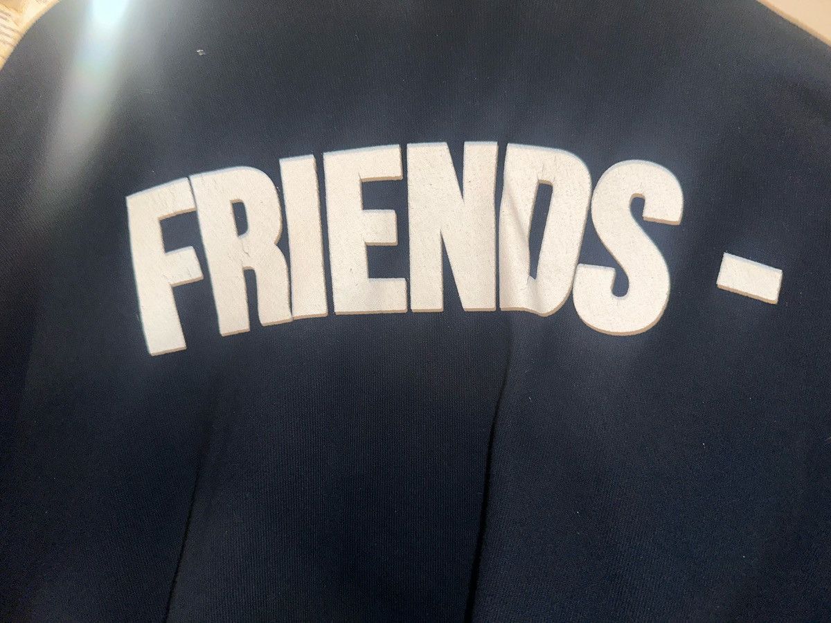 Vlone VLONE “FRIENDS” PUFF PRINT NAVY Size US M / EU 48-50 / 2 - 2 Thumbnail