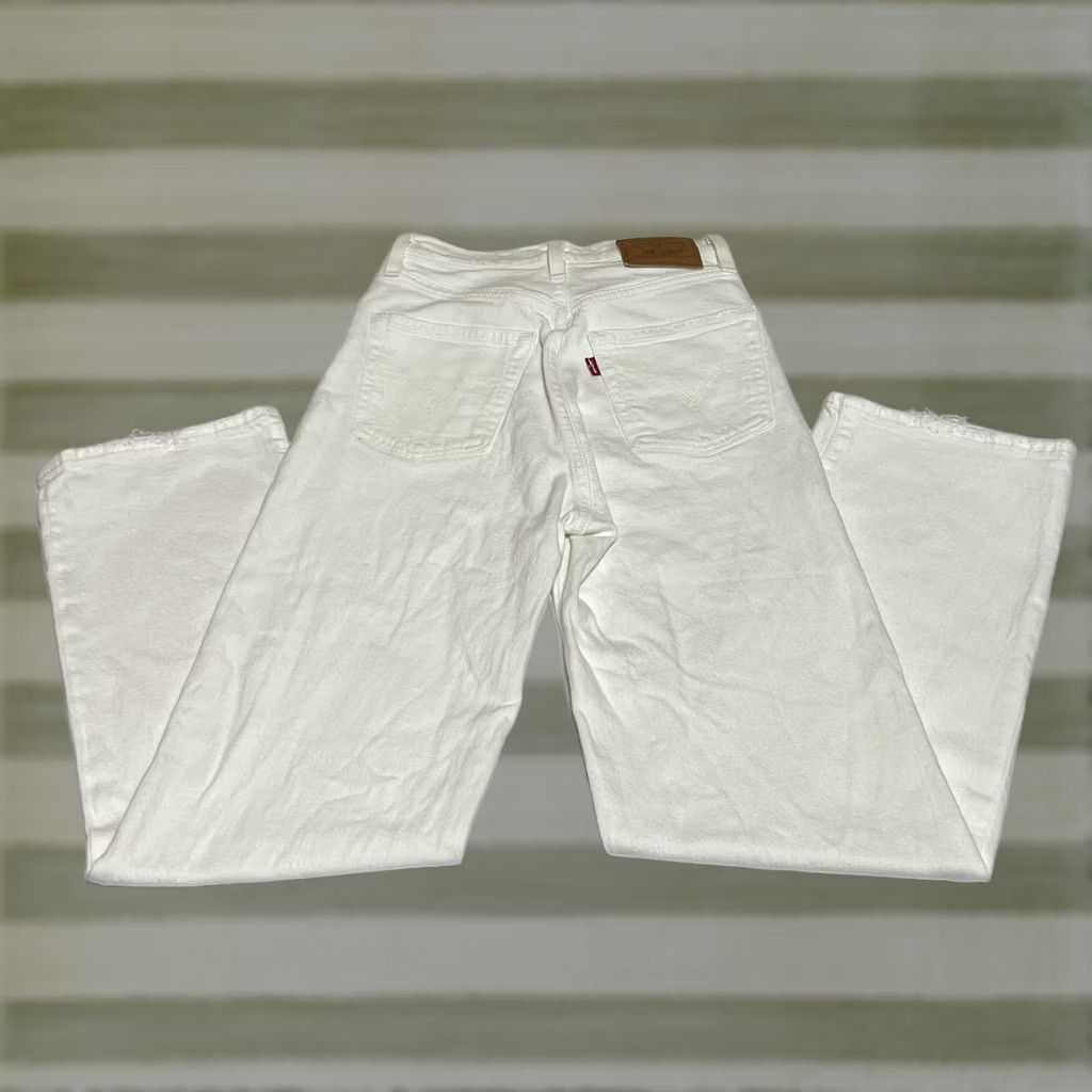 Levi's VINTAGE Levis Premium Ribcage Straight Ankle Jeans Womens 24x29 White Denim Size 42" / US 20 - 1 Thumbnail