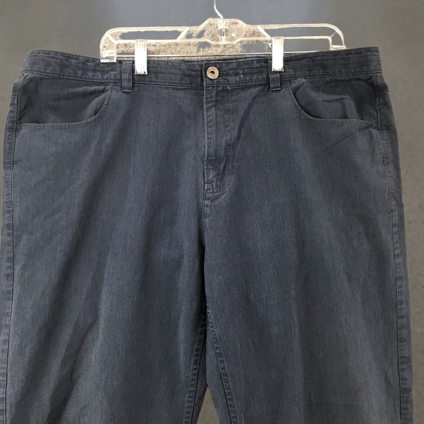 Calvin Klein Calvin Klein Straight Leg Pants Mens 40x30 Blue Flat Front Mid Rise Zip Fly Regular Fit Straight Leg Color Blue Men’s Pants Size 27" / US 4 / IT 40 - 1 Thumbnail