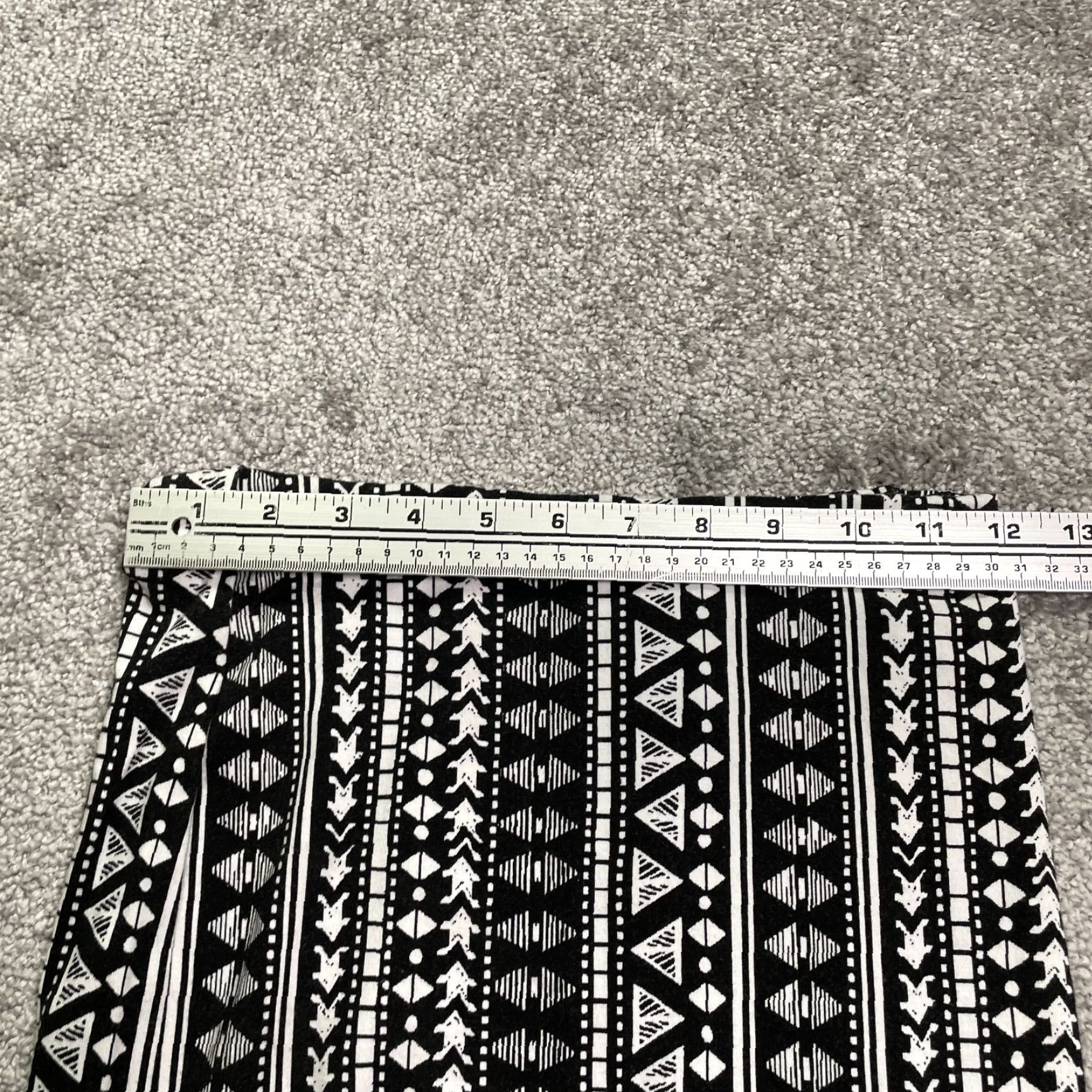 H&M H&M Midi Pencil Skirt Women's XS Black White Geometric Stretch Casual Work Size 26" / US 2 / IT 38 - 5 Thumbnail