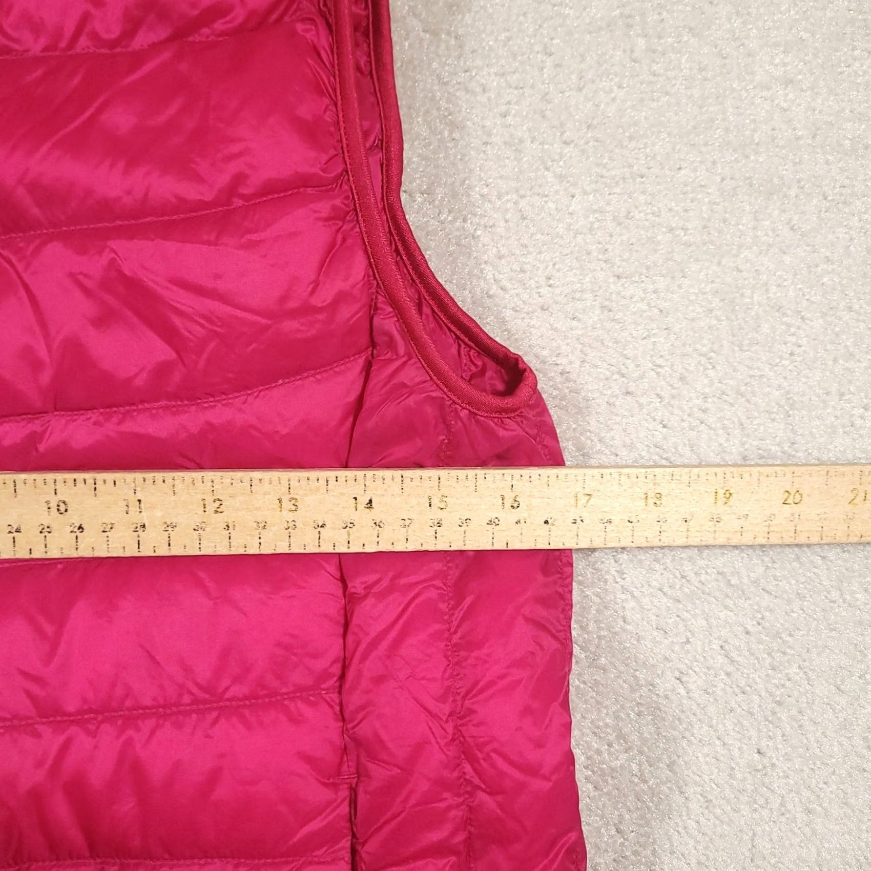 Uniqlo UNIQLO Women Lightweight Down Puffer Vest Pink Travel Medium Vest Women's M Pink Quilted Zipper Lined All Seasons Casual Travel Workwear Regular Size M / US 6-8 / IT 42-44 - 3 Thumbnail