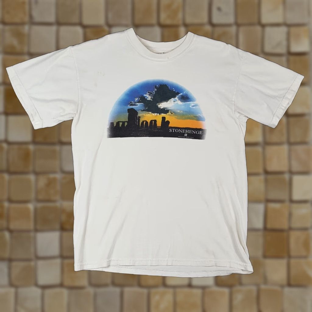 Vintage VINTAGE English Heritage T-Shirt Category: Shirt (implied) Adult M White 90s Y2K Stonehenge Travel Art Embroidered Logo Mens Size US M / EU 48-50 / 2 - 1 Thumbnail