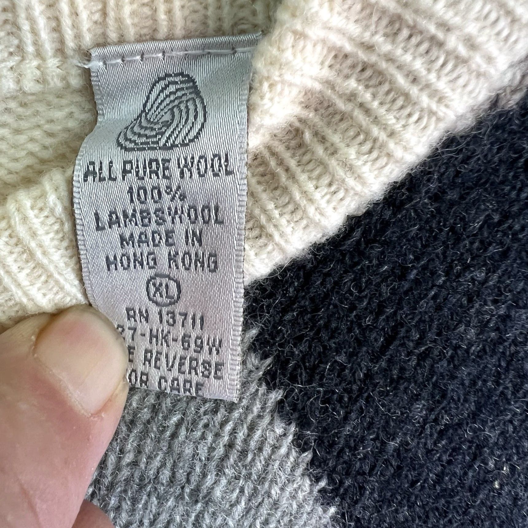 Vintage John Ashford Argyle Sweater Men’s Pullover Size L Ivory Wool V-Neck Long Sleeve Classic Casual Size US L / EU 52-54 / 3 - 6 Thumbnail