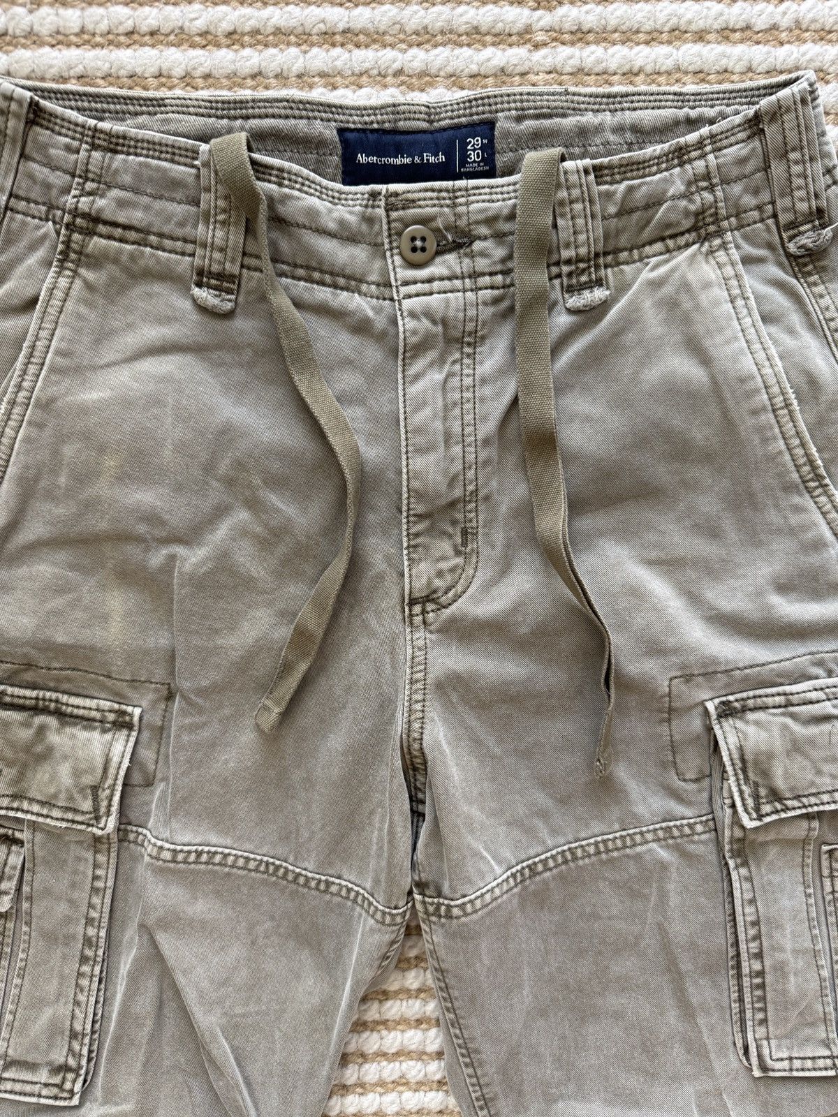 Abercrombie & Fitch Olive Cargo Pants (29W × 30L) Size US 29 - 4 Thumbnail