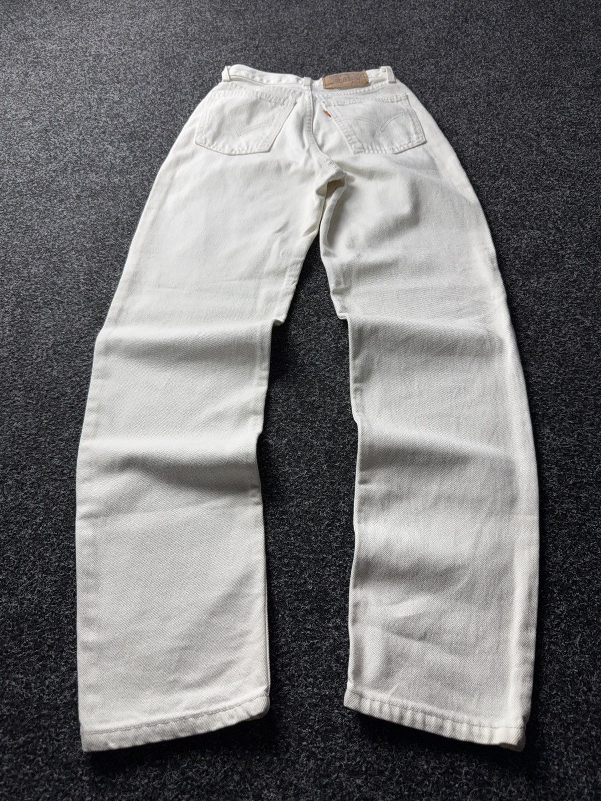 Levi's Vintage Clothing Vintage Levi’s 501 White Denim Jeans Orange Tab W25 L32 Size 25" / US 0 / IT 36 - 12 Thumbnail