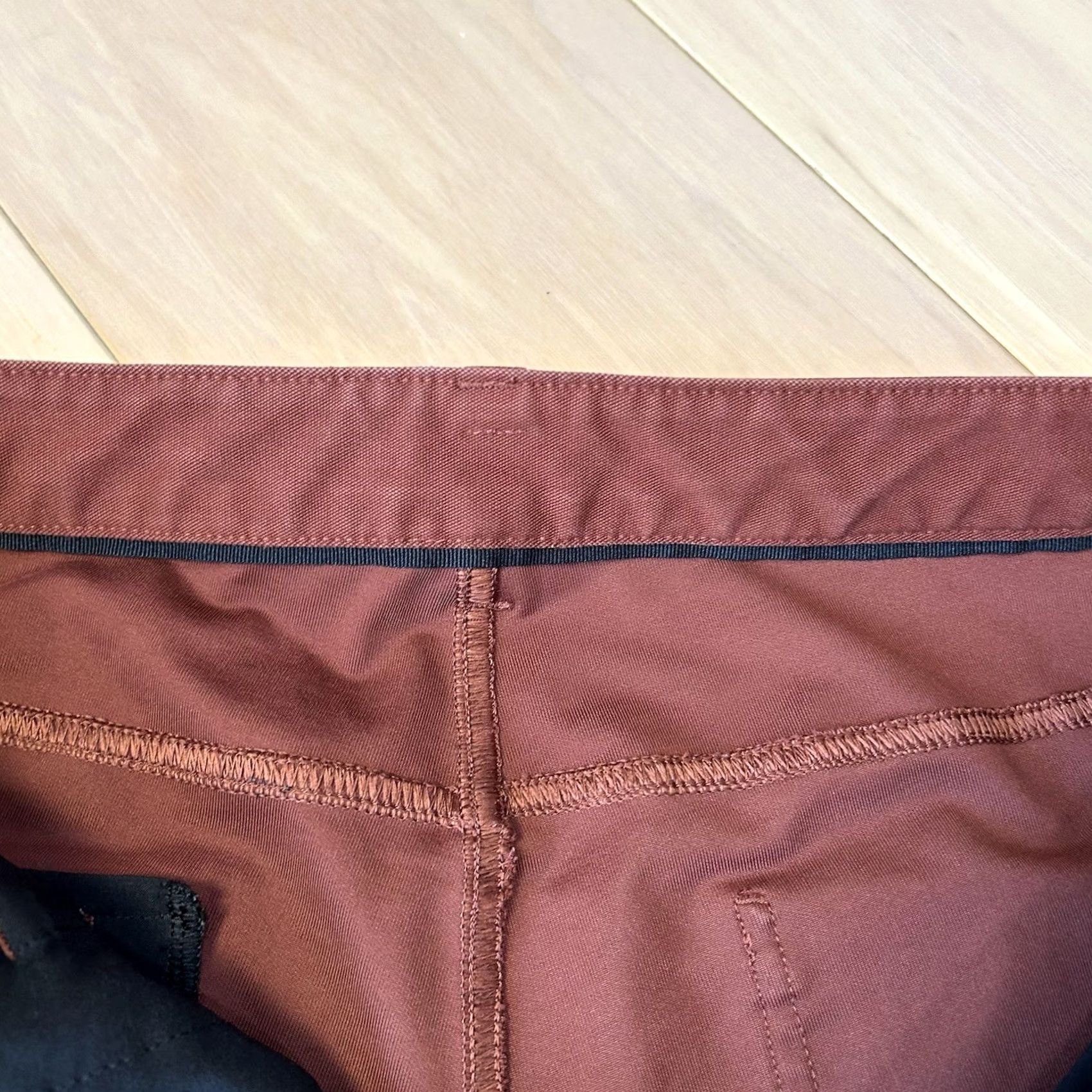 Lululemon Lululemon ABC Pant Slim Fit Men 33 Redish Brown Solid Knit Pocket 5-Pocket Zipper Button Chino City Preppy 33 Inseam 32 Vintage No Mens Size US 33 - 6 Thumbnail