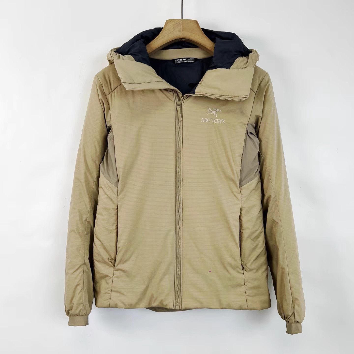 Arc'teryx Beige Hooded Light Jacket - Size XS Size US XS / EU 42 / 0 - 1 Thumbnail