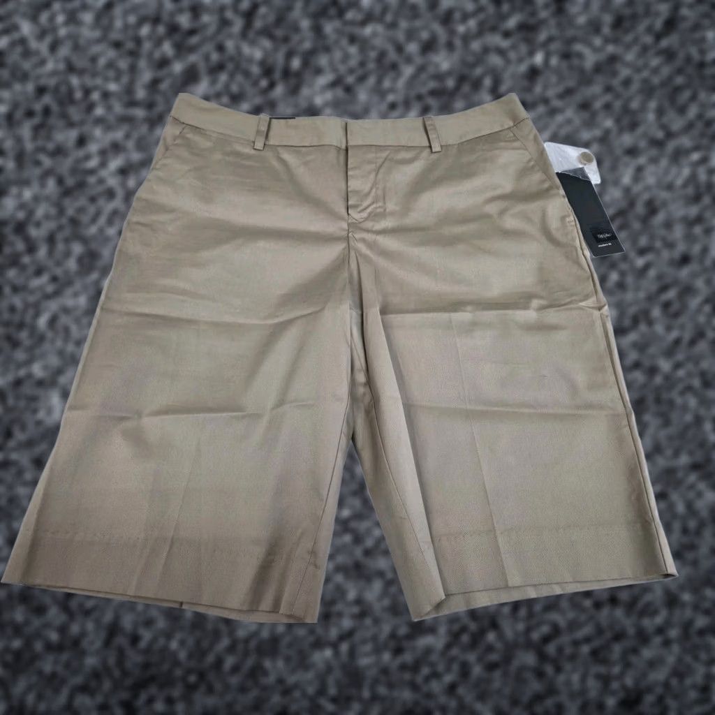 Vintage Massimo Womens Bermuda Shorts Beige Modern Fit Size 10 NWT Bermuda Flat Front Pocket Zipper Button Casual Summer Beach Walking Modern Rise Ultra Low Size 32" / US 10 / IT 46 - 1 Thumbnail