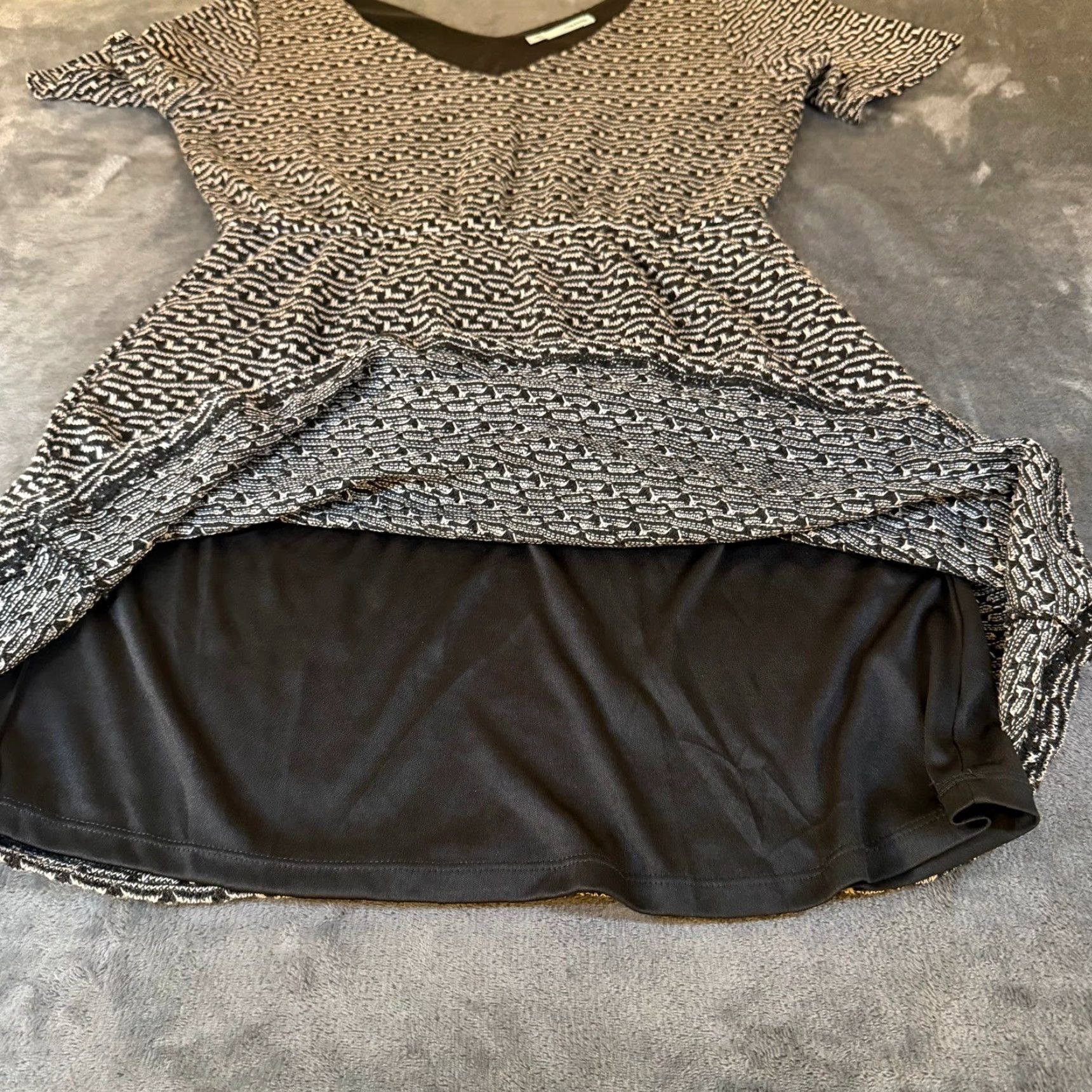 Vintage Maurices Black White Geometric Print Dress Short Sleeve Women L V-Neck Knee Length Fit & Flare Casual Party/Cocktail Women Size 36" / US 14 / IT 50 - 4 Thumbnail