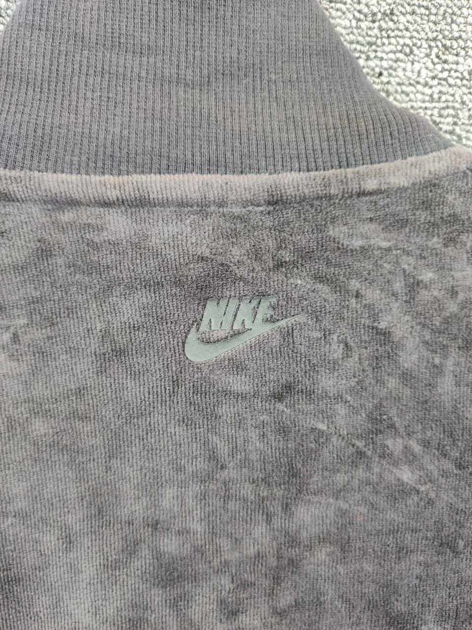 Nike Vintage Nike Velvet Sweater Zip Up Jacket Size US M / EU 48-50 / 2 - 7 Thumbnail