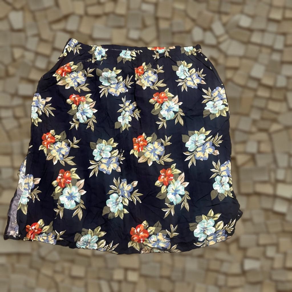 Vintage White Stag Skirt Women's 28W Floral Zip on Side Pull On Size 28" / US 6 / IT 42 - 1 Thumbnail