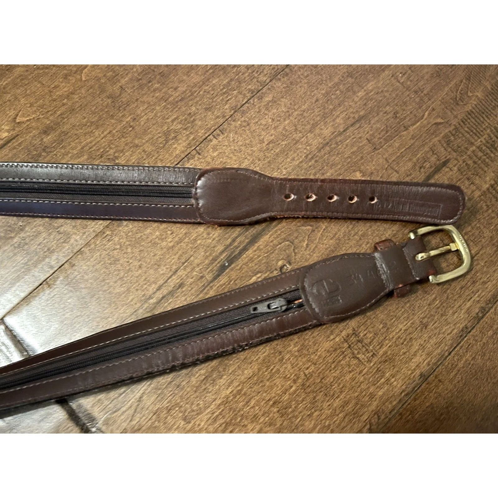 Dooney & Bourke VINTAGE Dooney & Bourke 4712 Brass Buckle Brown Leather Zip Money Belt Men 34 Belt Brown Leather Brass Money 4712 Mens 34 Size 34 - 3 Thumbnail
