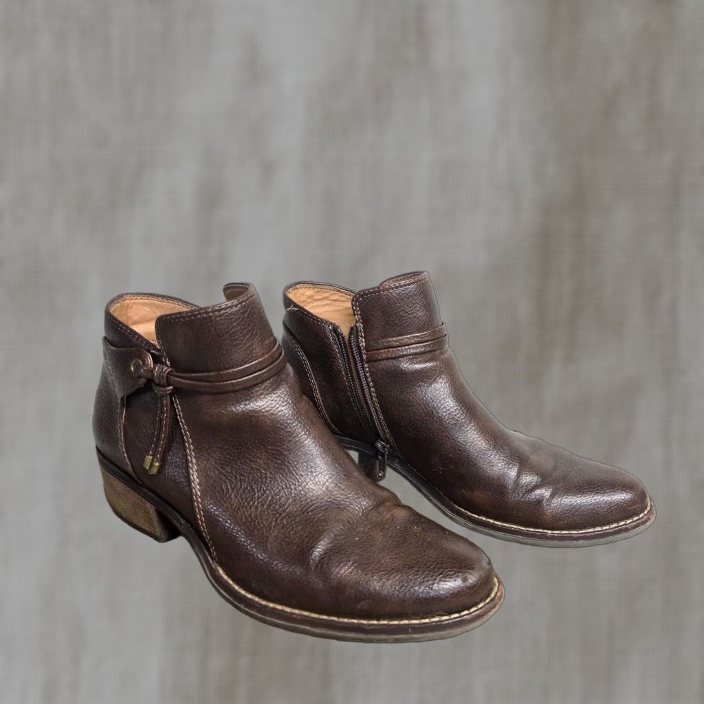 Vintage VINTAGE White Mountain Women's Ankle Boots Slip-On Side Zip Suede Brown Flat 8M Size US 8 / IT 38 - 1 Thumbnail