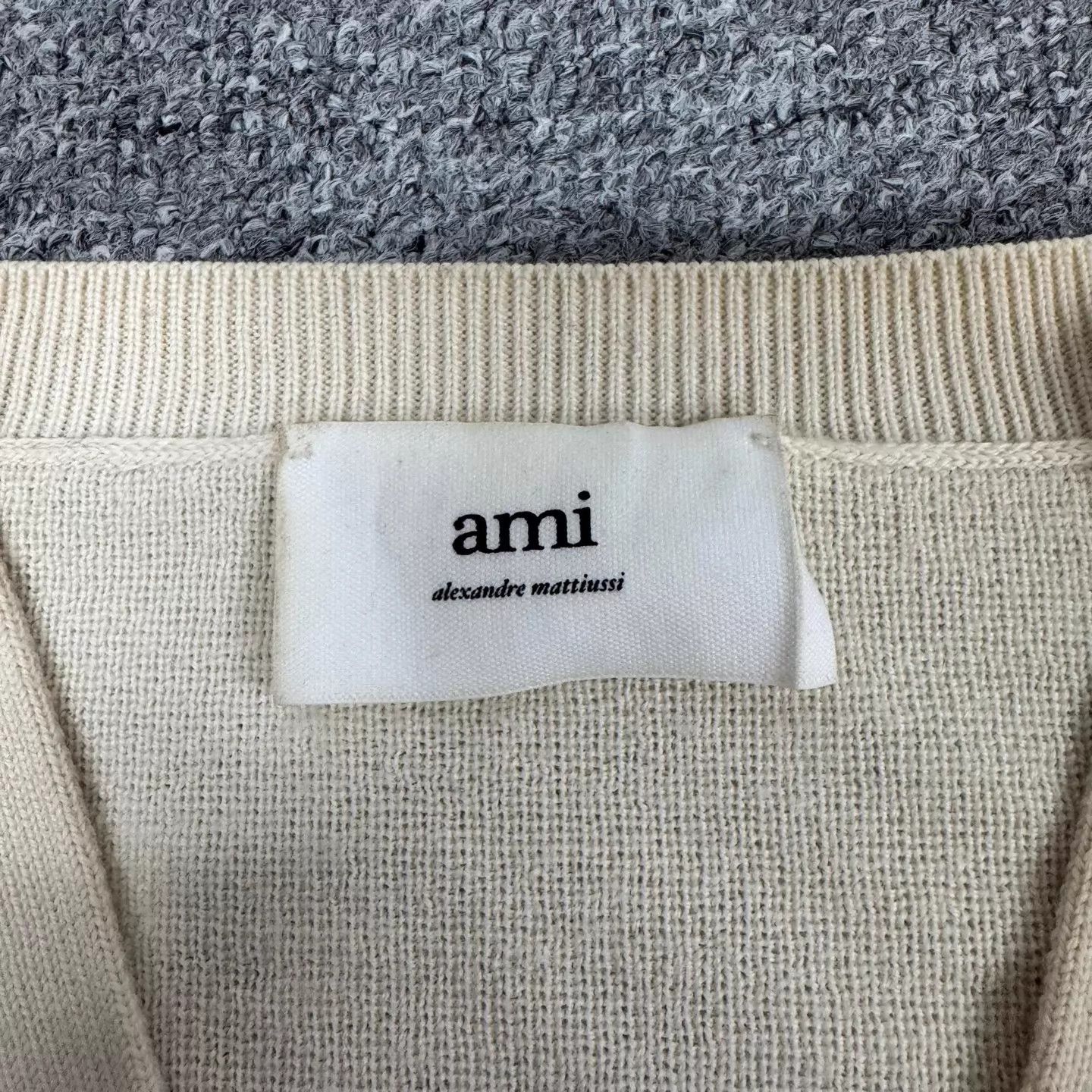 AMI Ami Heart Logo Single-Breasted Wool Knit Cardigan XS 99N Size XS / US 0-2 / IT 36-38 - 6 Thumbnail