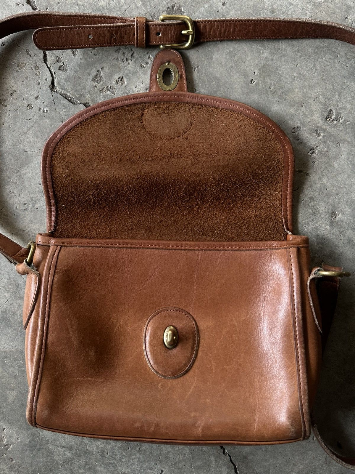 Coach COACH Vintage Willis British Tan Leather Crossbody Bag Size ONE SIZE - 3 Thumbnail