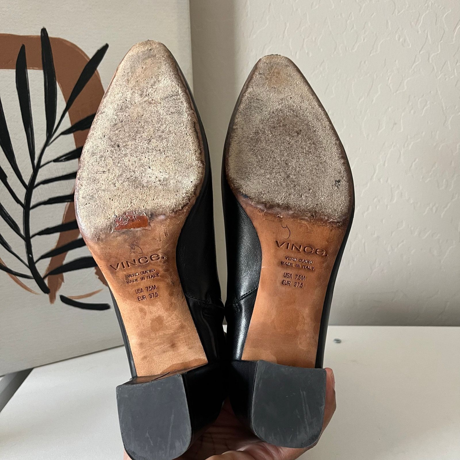 Vince Vince Black Block Heel Pointed Toe Leather Ankle Boots 7.5 Size US 7.5 / IT 37.5 - 7 Thumbnail