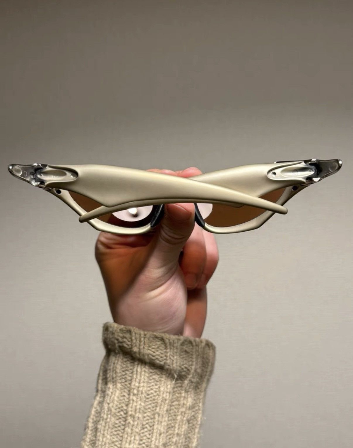 Oakley Gold Tinted Lens Oval Sunglasses Size ONE SIZE - 8 Thumbnail