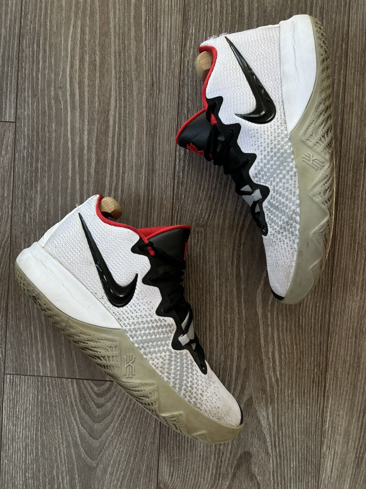 Nike Nike Kyrie Flytrap White/ Black/ Red Pro Basketball Sneakers Size US 10 / EU 43 - 3 Thumbnail
