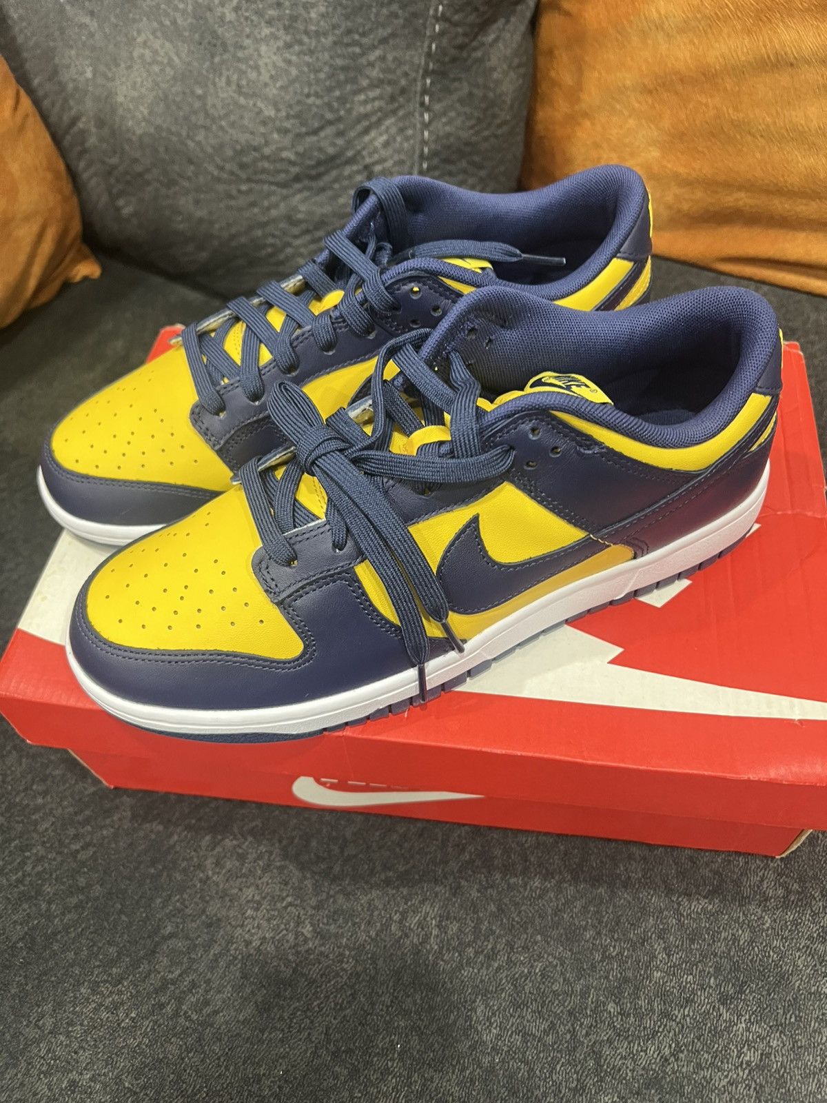 Nike Nike Dunk Low Retro Michigan Size US 10 / EU 43 - 2 Thumbnail