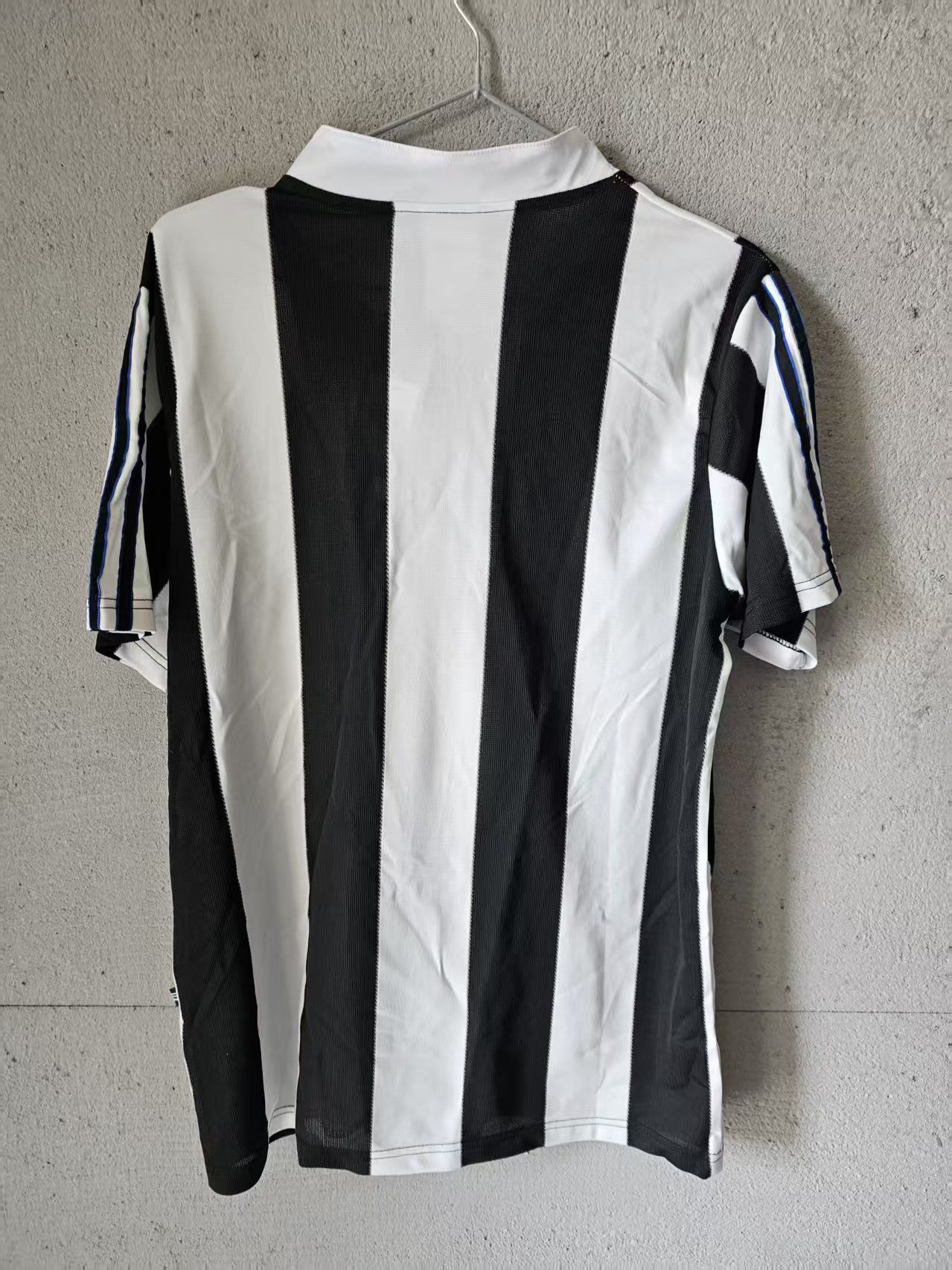 Other 1995-97 Newcastle Jersey Size US L / EU 52-54 / 3 - 2 Thumbnail