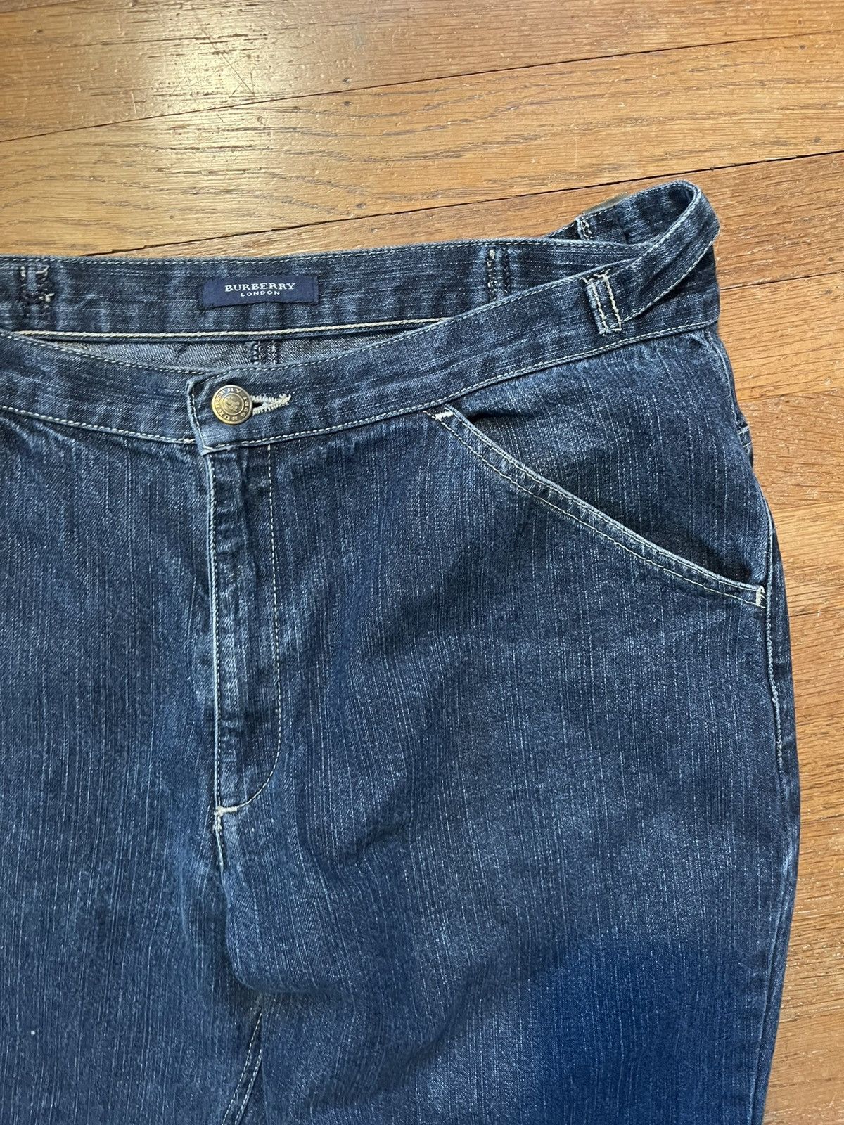 Burberry 2000s Burberry Flared jeans Size US 32 / EU 48 - 2 Thumbnail