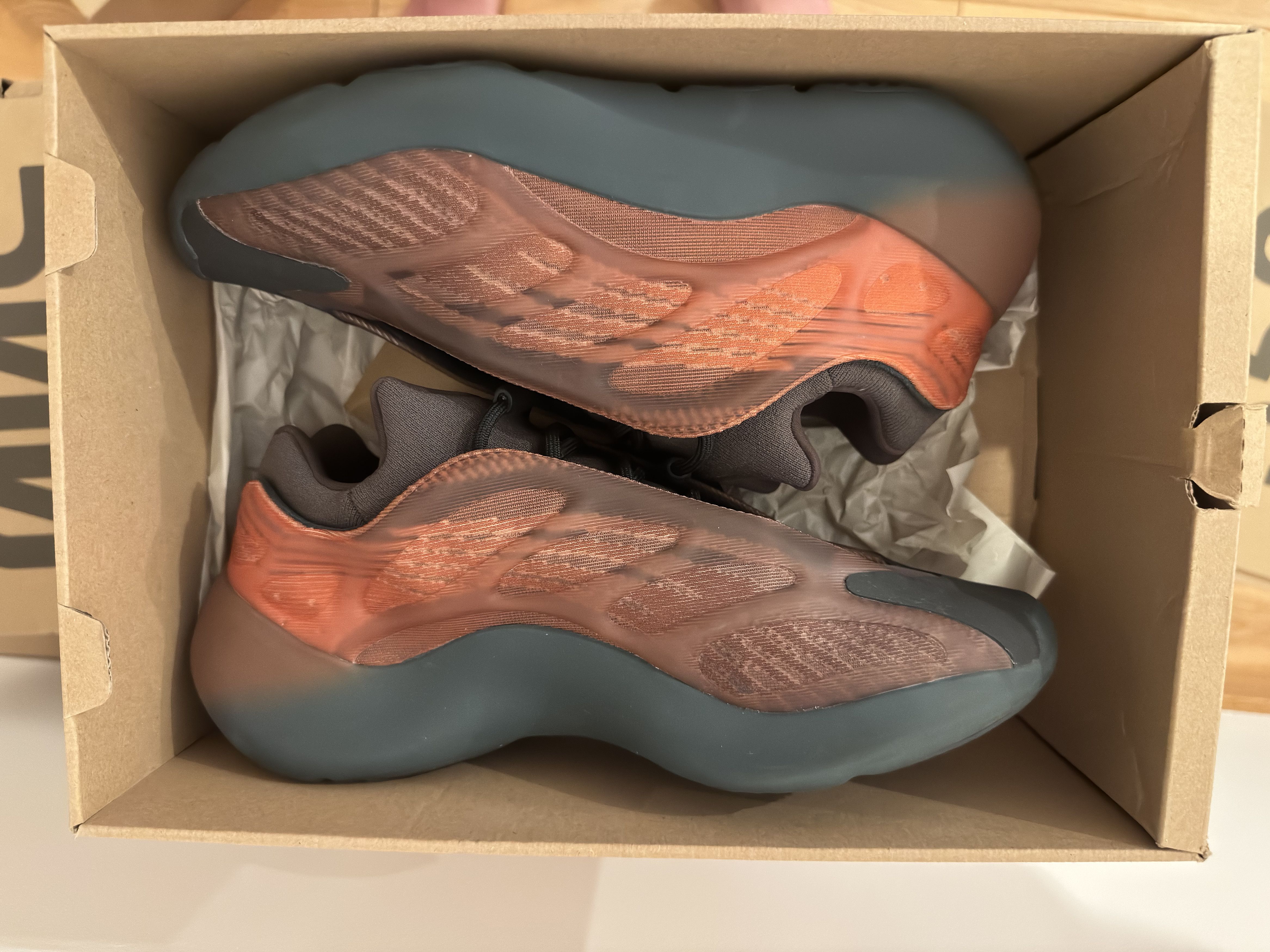 Yeezy Yeezy 700 V3 Copper Fade (COPFAD) Size US 10 / EU 43 - 1 Thumbnail