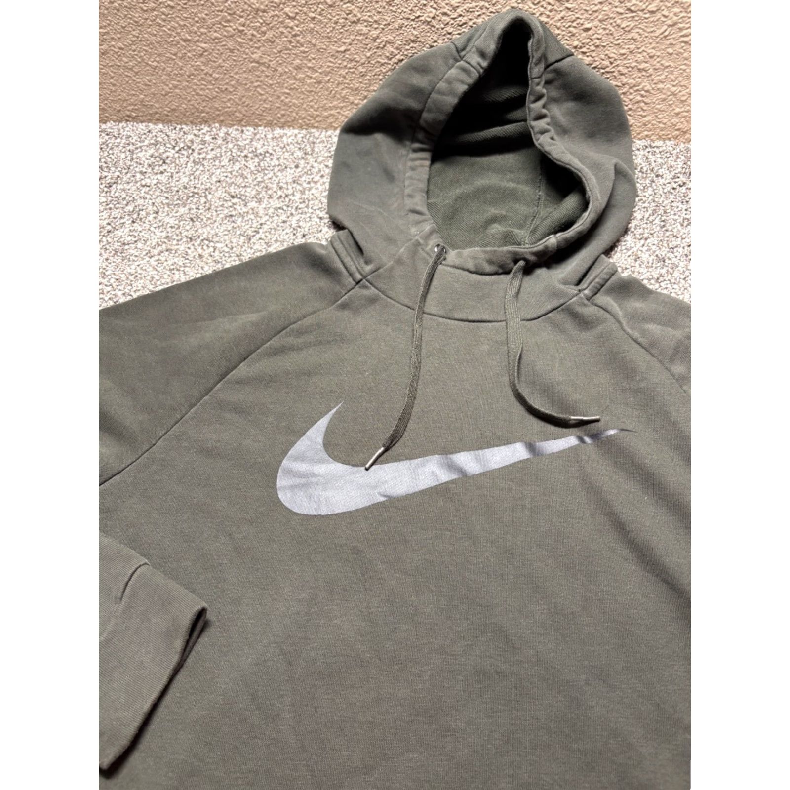 Nike **Nike Olive Green Mens Large Dri-Fit Pullover Hoodie CZ2425** User: **Olive Green Nike Mens Large Dri-Fit Pullover Hoodie CZ2425** Size US L / EU 52-54 / 3 - 2 Thumbnail