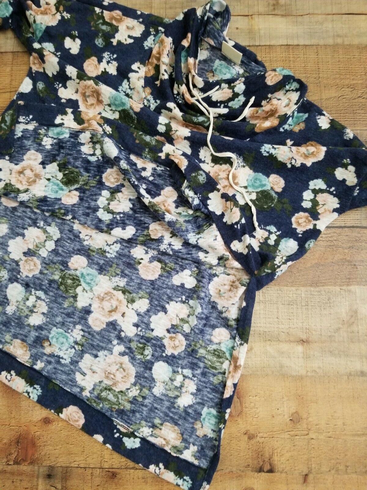 Designer Hip Top Medium Cowl Neck Blue Floral 3/4 Sleeve Side Slits Size M / US 6-8 / IT 42-44 - 4 Thumbnail