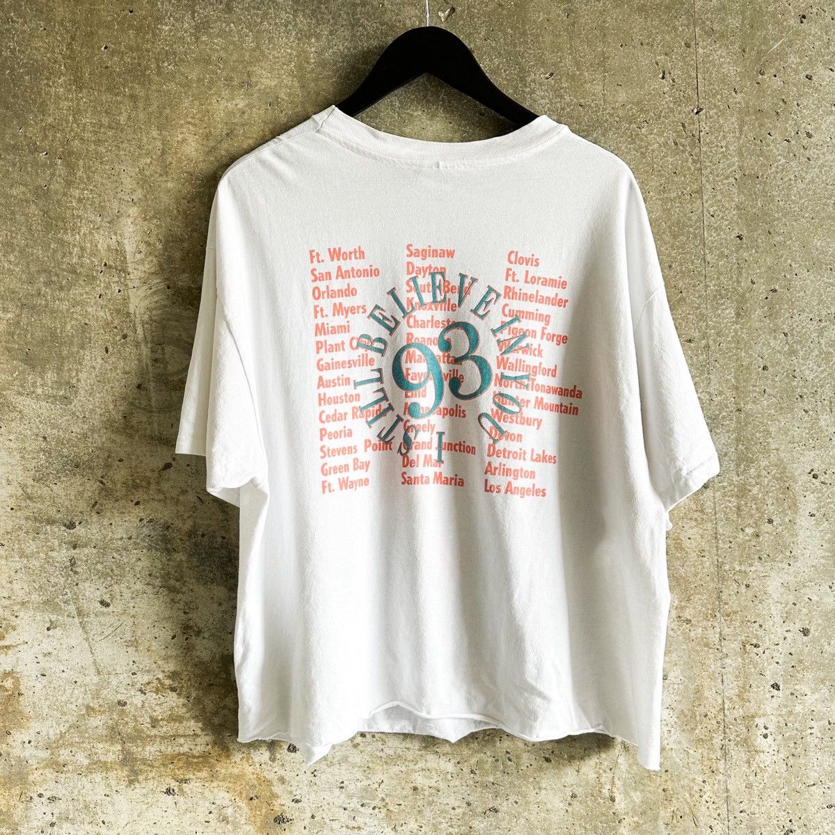 Vintage 1993 VINCE GILL Boxy Cropped Tour T-Shirt Size US XL / EU 56 / 4 - 3 Thumbnail