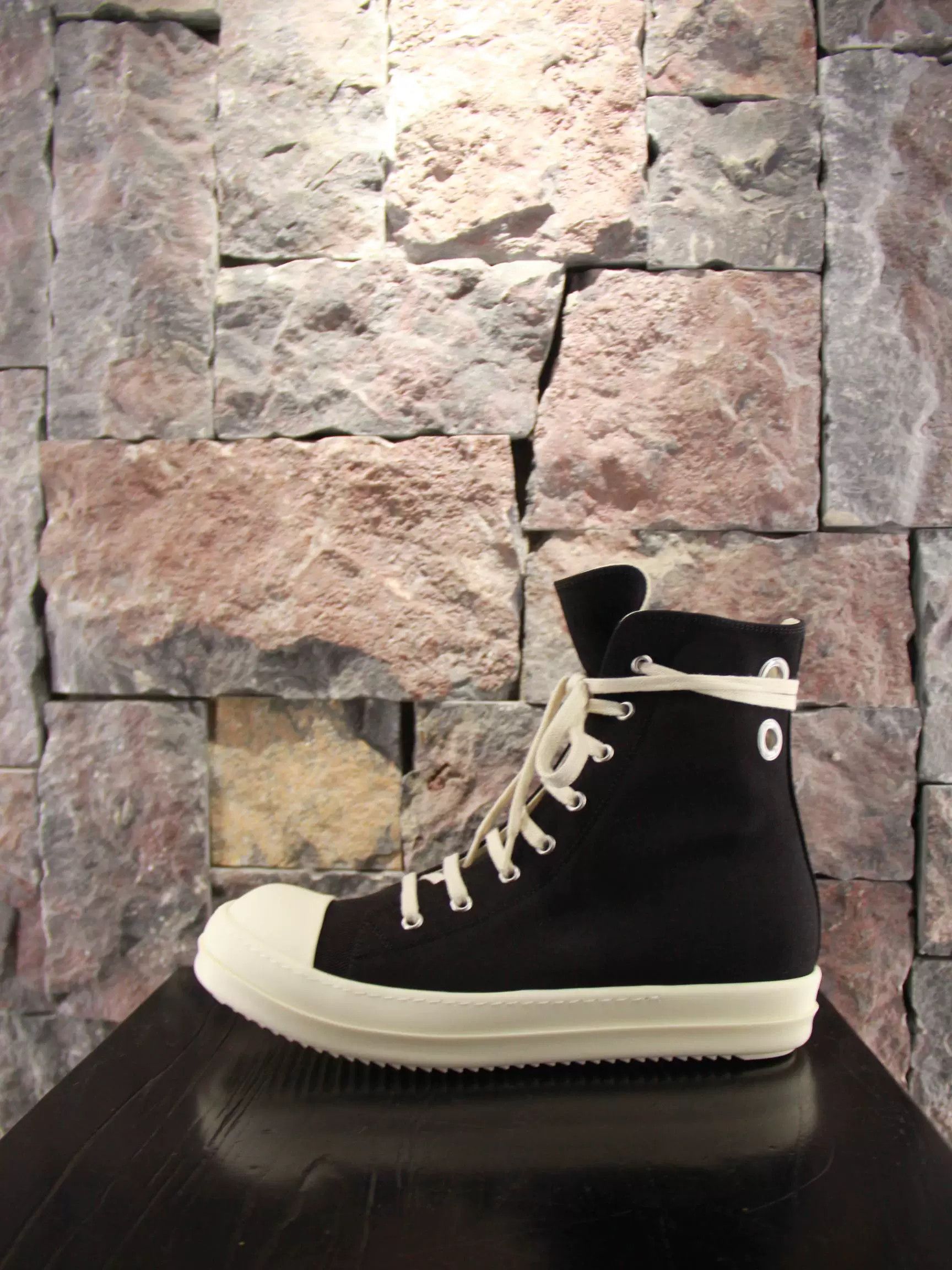Rick Owens Rick Owens White Hitop Sneakers Men 9 Size US 9 / EU 42 - 1 Thumbnail