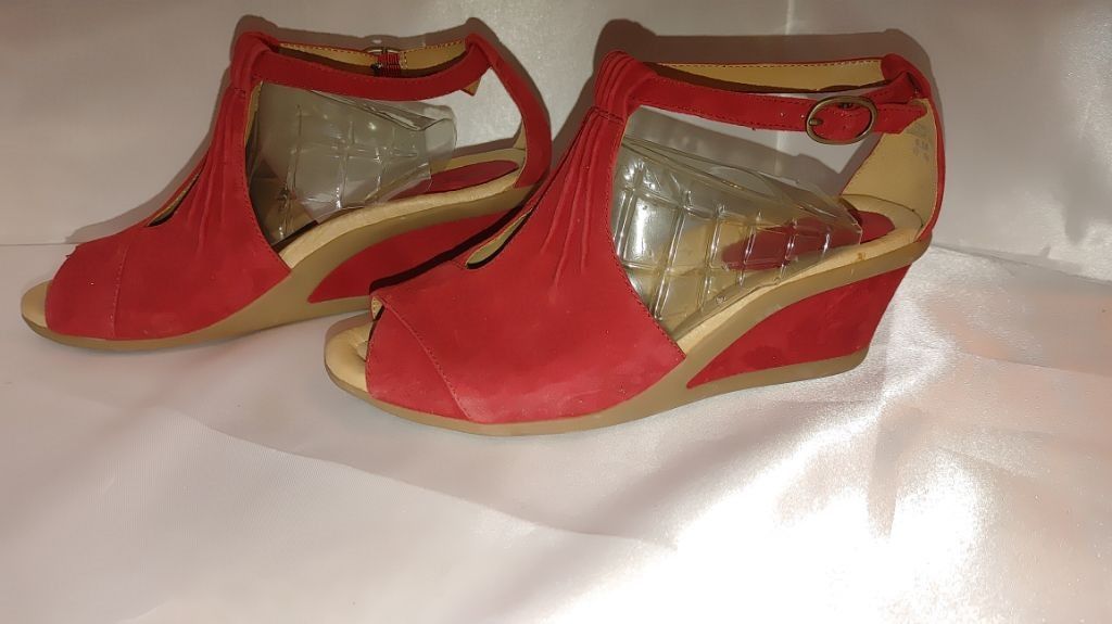 Other Earth Suede Caper Sandals Size 9.5B Size US 9.5 / IT 39.5 - 2 Thumbnail