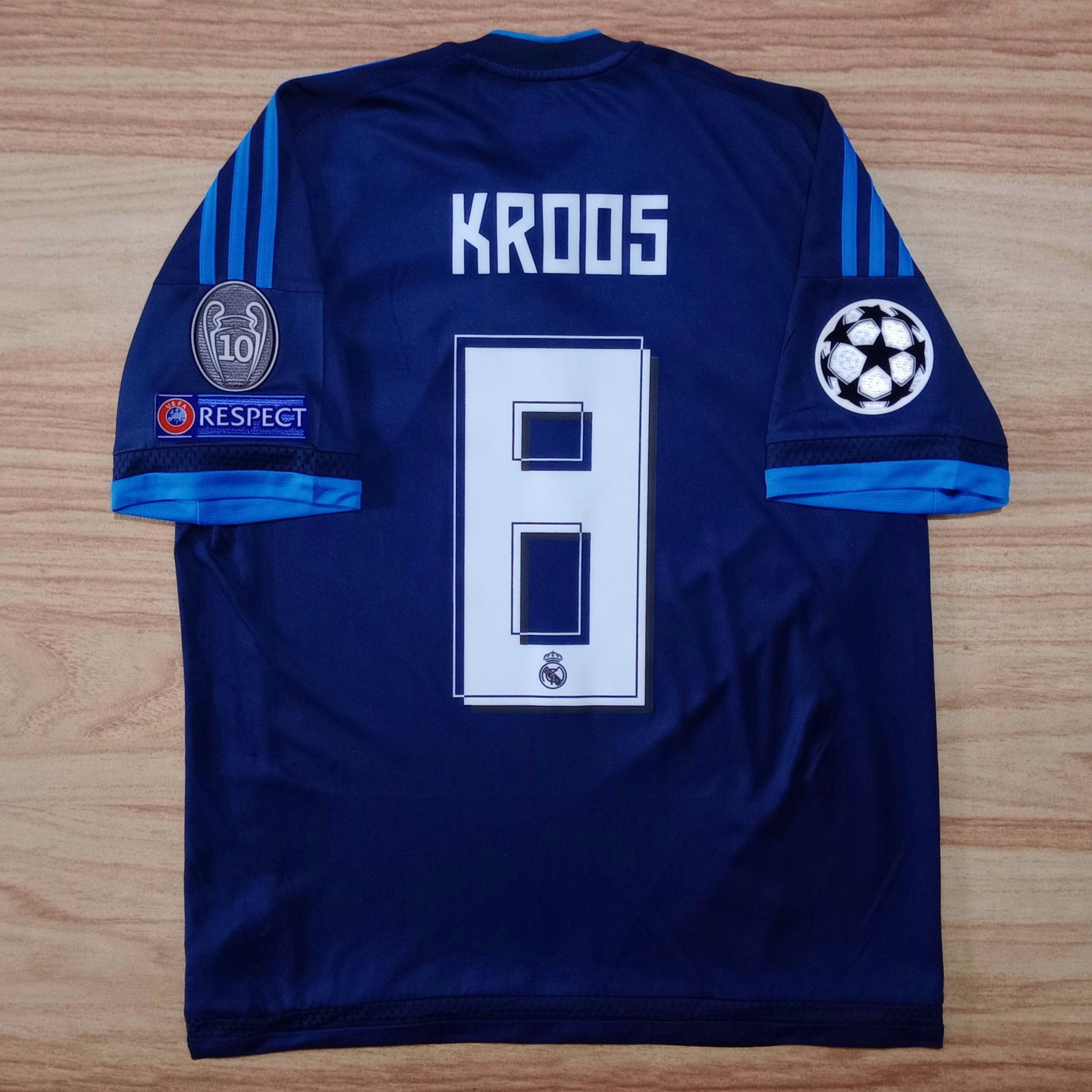 Adidas Real Madrid 2015-2016 Third Jersey Toni Kroos 8 Size US M / EU 48-50 / 2 - 2 Thumbnail