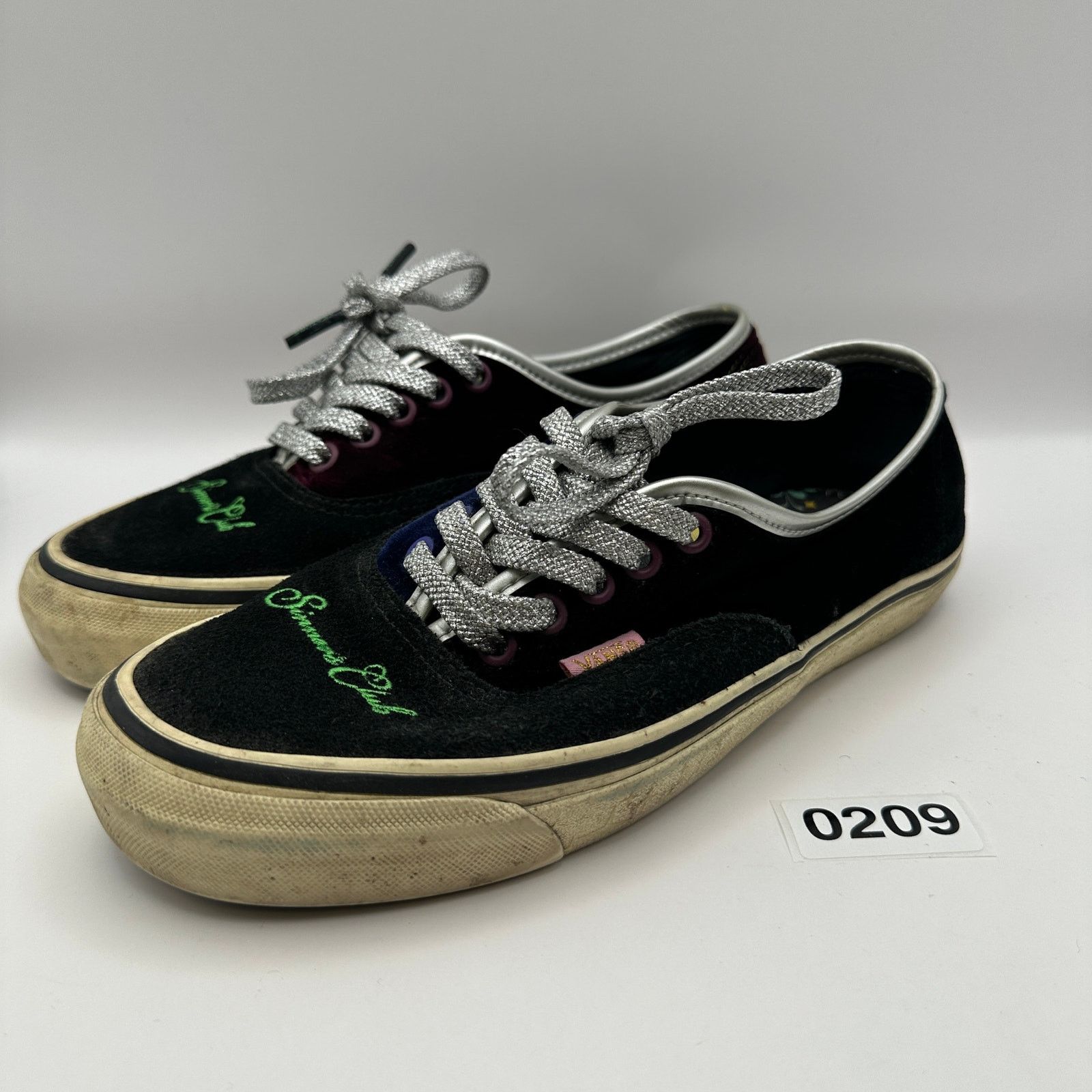 Vans VANS Women's 8 Sinners Club Authentic Skateboard Sneaker Size US 8 / IT 38 - 1 Thumbnail