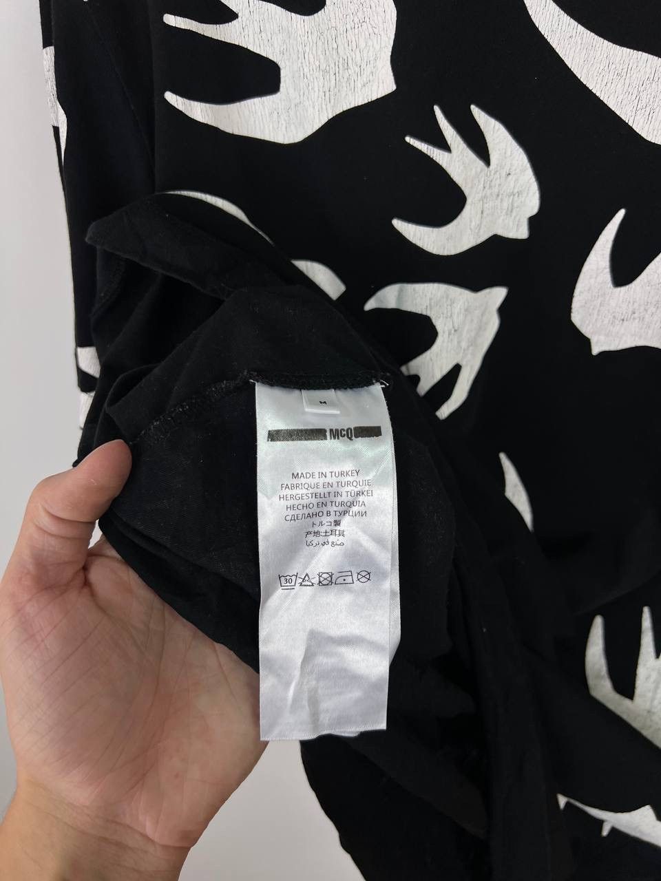Alexander McQueen Alexander McQueen luxury t-shirts size M Size US M / EU 48-50 / 2 - 4 Thumbnail