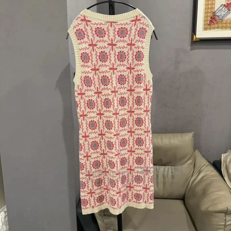 Chanel Chanel Pink Wool Blend Dress . Size M / US 6-8 / IT 42-44 - 2 Thumbnail