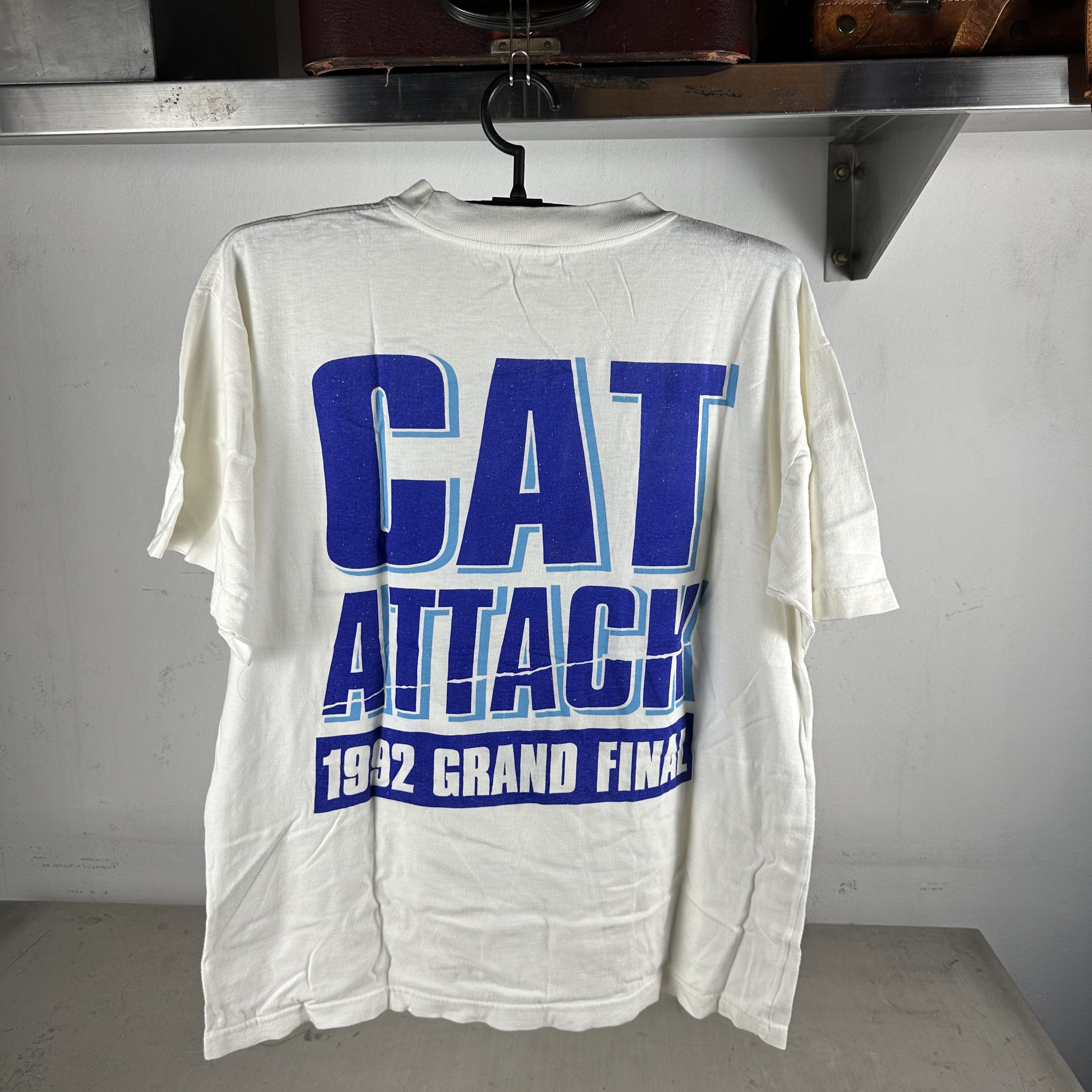 Vintage Vintage 1992 Geelong Cats Cat Attack AFL Grand Final T-shirt Size US L / EU 52-54 / 3 - 3 Thumbnail