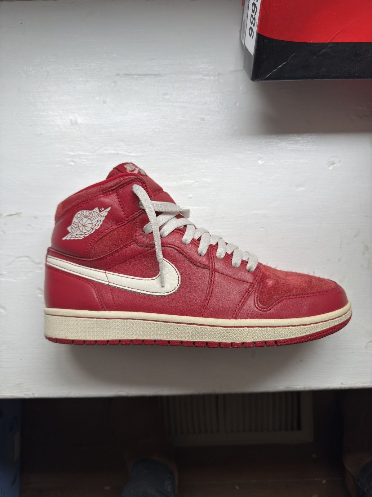 Jordan Brand Air Jordan - Retro 1 Hi: Gym Red (European Release) Size US 9 / EU 42 - 4 Thumbnail