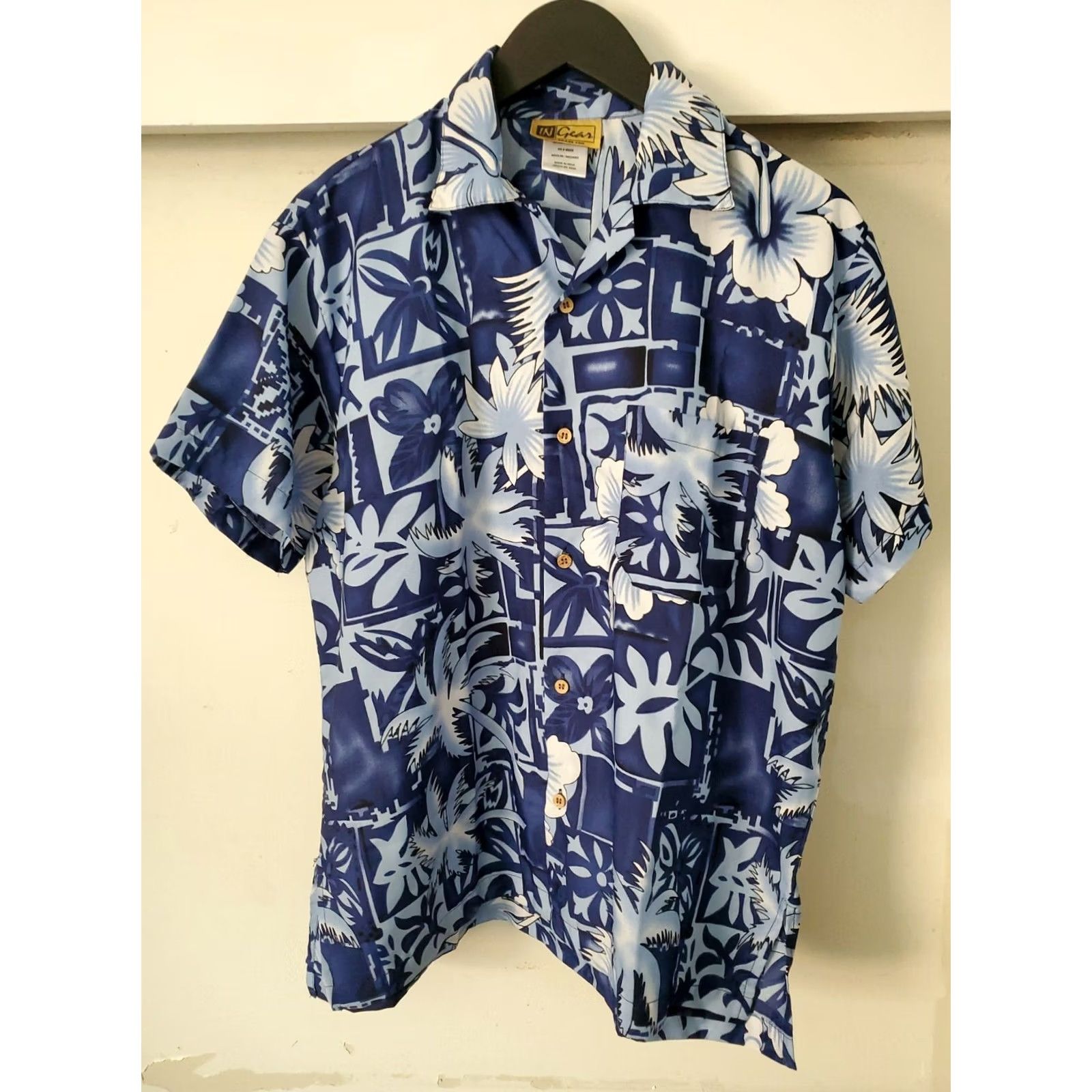Vintage In-Gear Hawaiian Flowered Button-Up Shirt Short Sleeve M Blue Men's Size US M / EU 48-50 / 2 - 5 Thumbnail