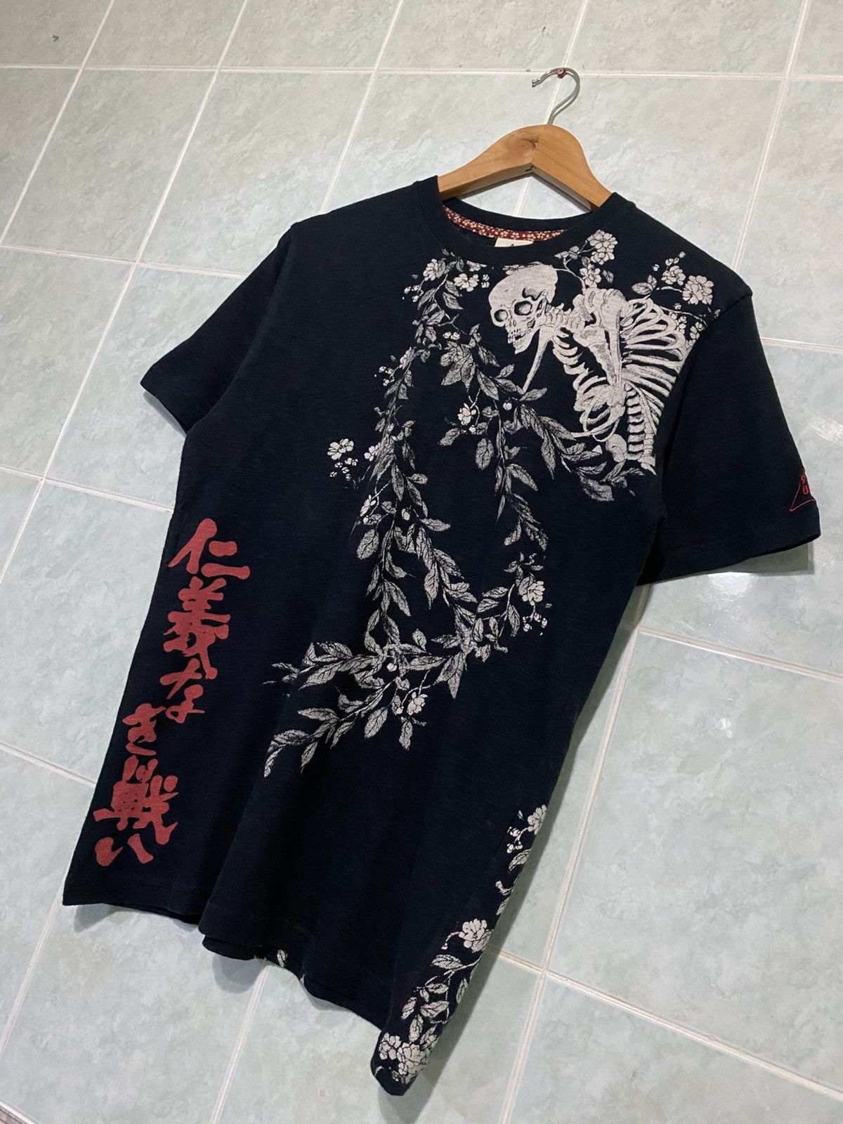 Japanese Brand Sukajan Skull Harajuku Sakura By TOEI COMPANY Japan Tshirt Size US M / EU 48-50 / 2 - 2 Thumbnail