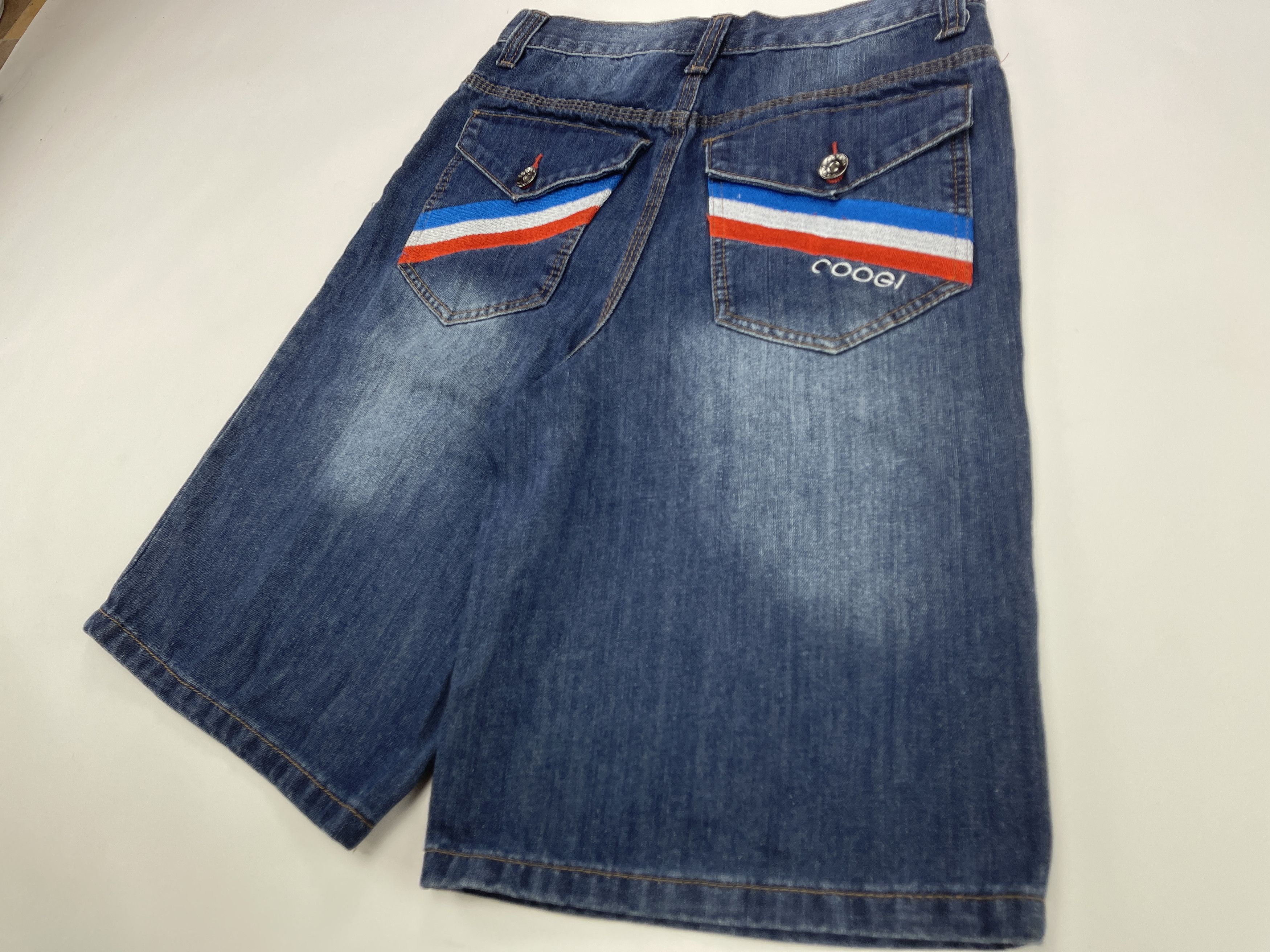 Coogi Coogi jeans shorts, vintage 90s hip hop 1990s skater Y2K 28 Size US 28 / EU 44 - 4 Thumbnail