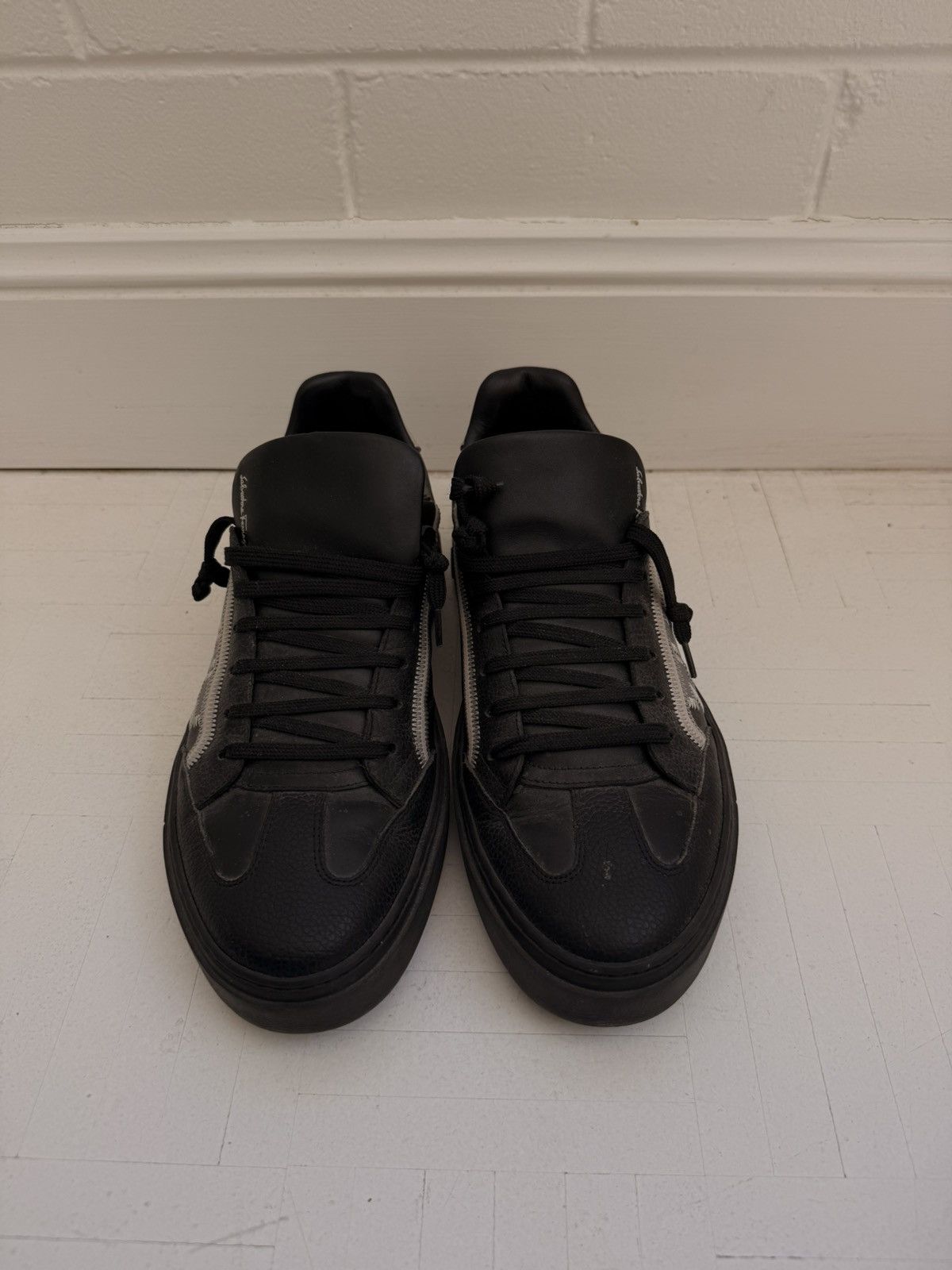 Salvatore Ferragamo Fergamo sneakers barely worn Size US 8.5 / EU 41-42 - 15 Thumbnail