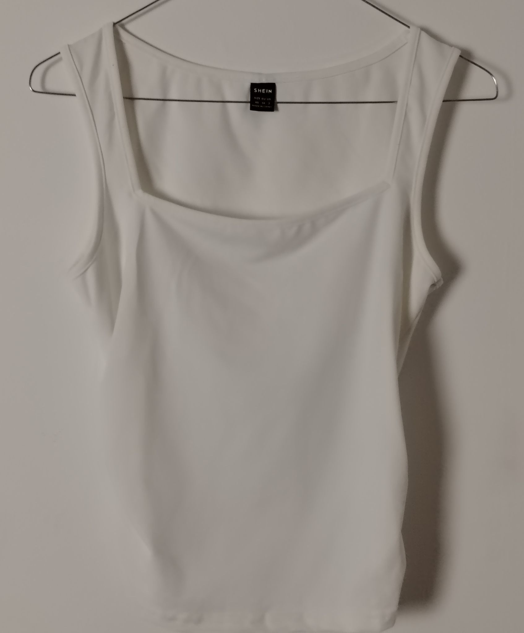 Shein SHEIN Top Womens XS White Square Neck Sleeveless Stretch Size XS / US 0-2 / IT 36-38 - 1 Thumbnail