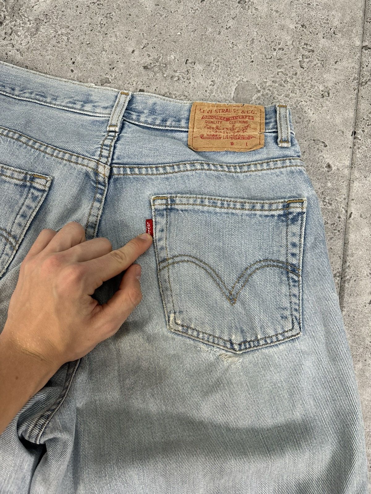 Japanese Brand × Levi's Dirty Distressed Faded Levis 560 Denim Pants Japan Vintage Size US 32 / EU 48 - 2 Thumbnail