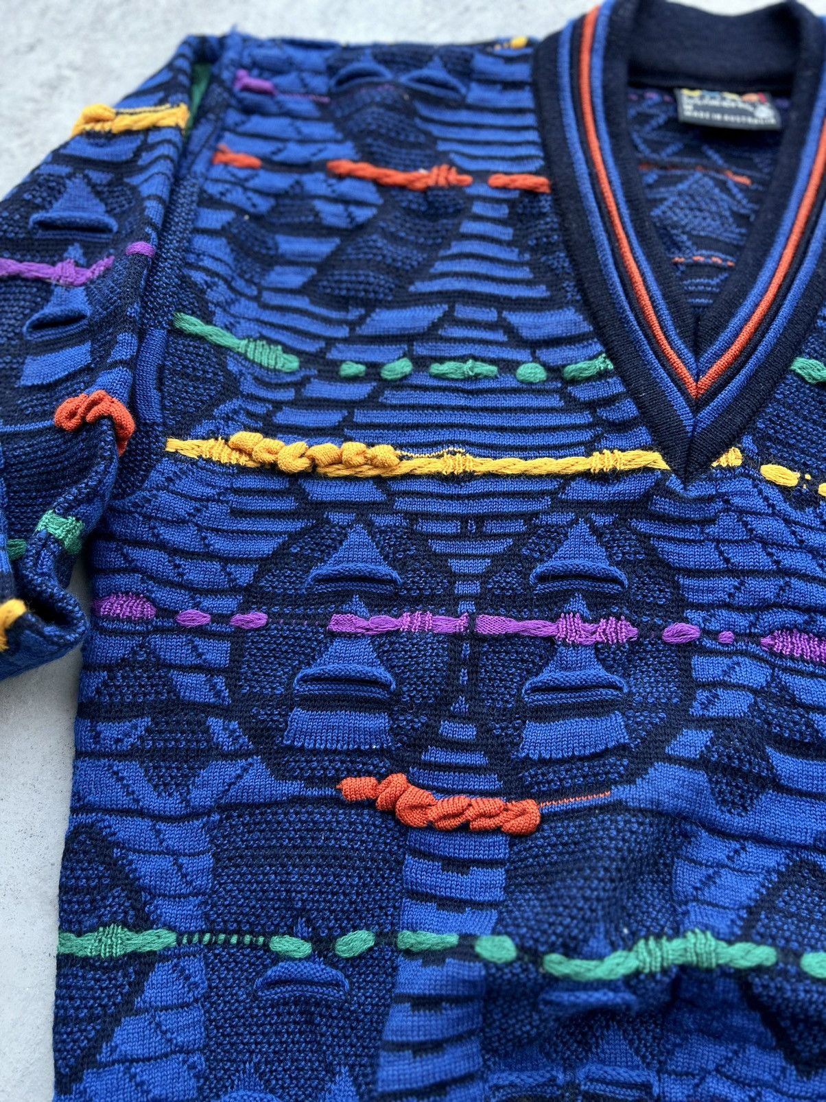 Coogi RAREST COOGI DISTRESSED V NECK CABLE KNIT Size US M / EU 48-50 / 2 - 5 Thumbnail