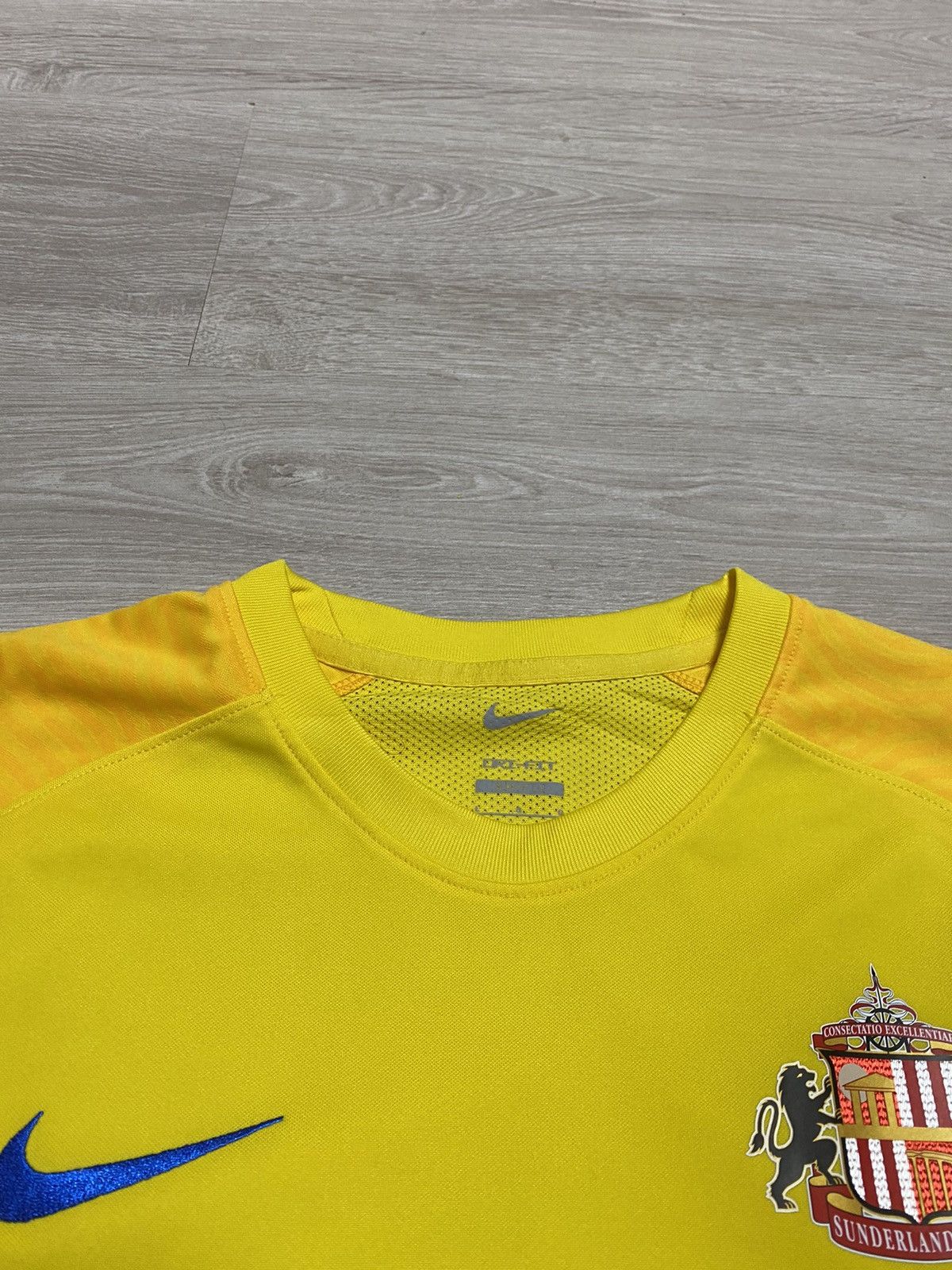 Nike AUTHENTIC SUNDERLAND 2021-22 HOME FOOTBALL SHIRT LARGE NIKE Size US L / EU 52-54 / 3 - 3 Thumbnail