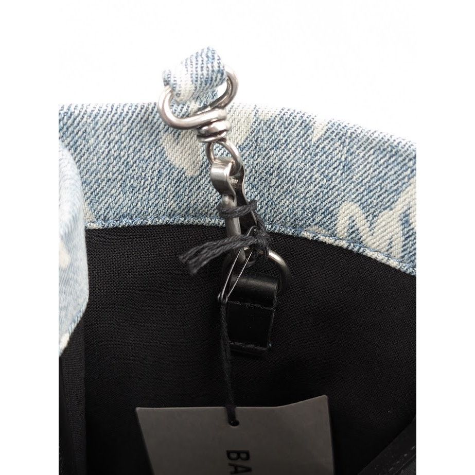 Balenciaga o1rshd1 Size: OS / Scribble Printed Denim Hardware Tote Bag Size ONE SIZE - 20 Thumbnail